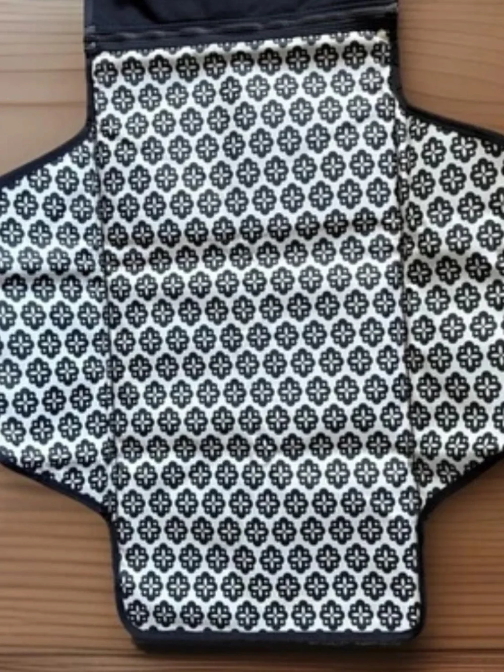 POTTERY BARN KIDS/ SKIP HOP Black White Portable Baby Diaper Changing Pad Handle